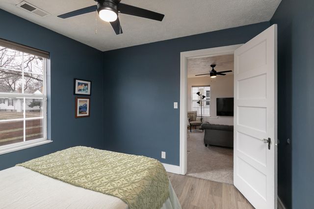 1725 E Lombard Street, Springfield, MO 65802