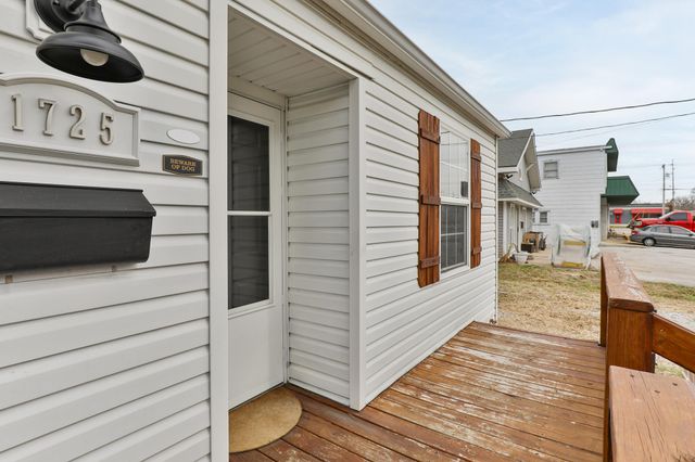 1725 E Lombard Street, Springfield, MO 65802