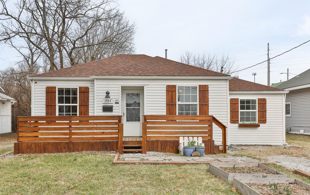 1725 E Lombard Street, Springfield, MO 65802