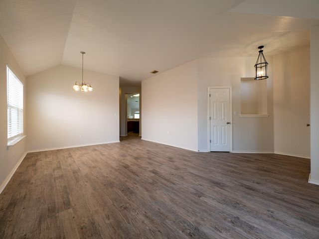 1727 Rosenborough LN, Round Rock, TX 78665