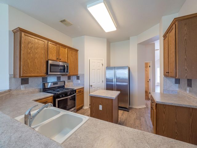 1727 Rosenborough LN, Round Rock, TX 78665