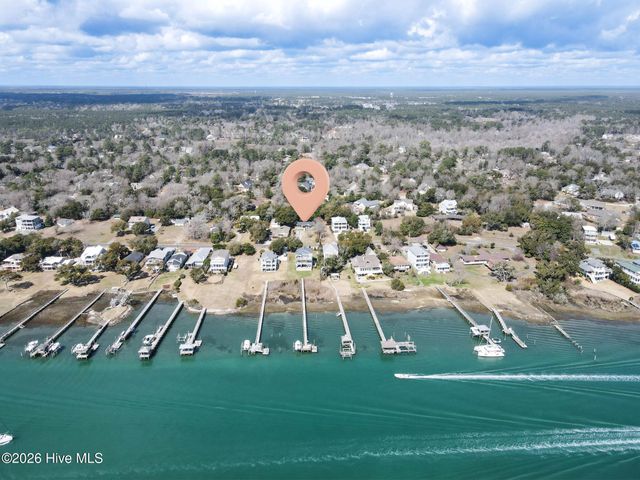 1676 Kings Landing Road, Hampstead, NC 28443