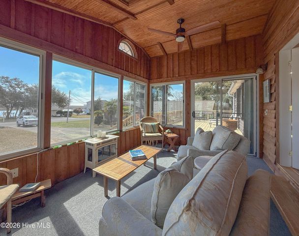 1676 Kings Landing Road, Hampstead, NC 28443