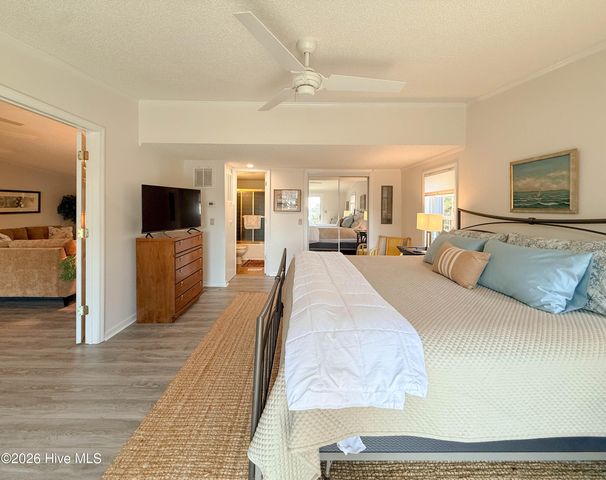 1676 Kings Landing Road, Hampstead, NC 28443