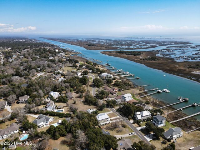 1676 Kings Landing Road, Hampstead, NC 28443