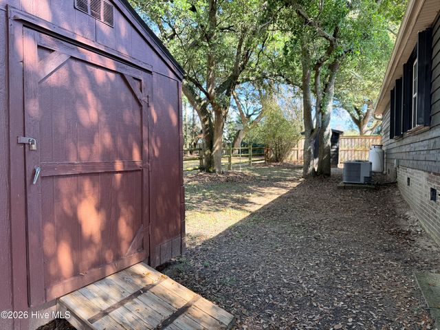 1676 Kings Landing Road, Hampstead, NC 28443