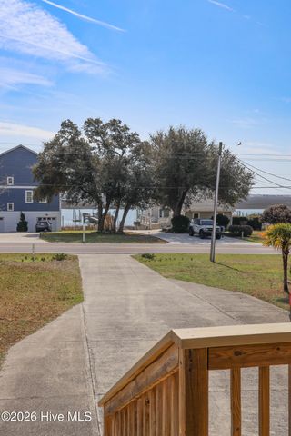 1676 Kings Landing Road, Hampstead, NC 28443