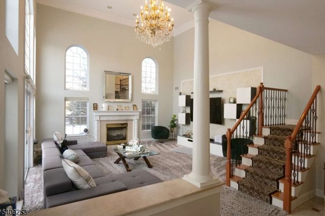 11 Valley Wood Dr, Franklin Twp., NJ 08873