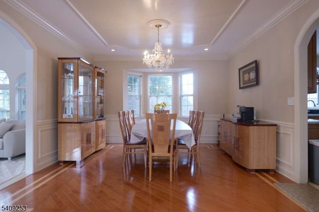 11 Valley Wood Dr, Franklin Twp., NJ 08873