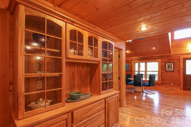 2811 Poplar Creek Road, Green Mountain, NC 28740