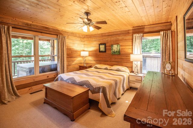 2811 Poplar Creek Road, Green Mountain, NC 28740
