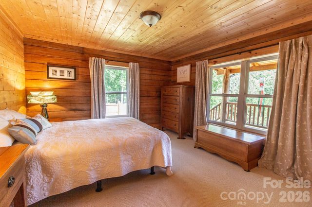 2811 Poplar Creek Road, Green Mountain, NC 28740