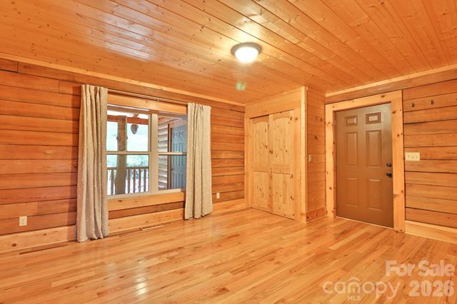 2811 Poplar Creek Road, Green Mountain, NC 28740