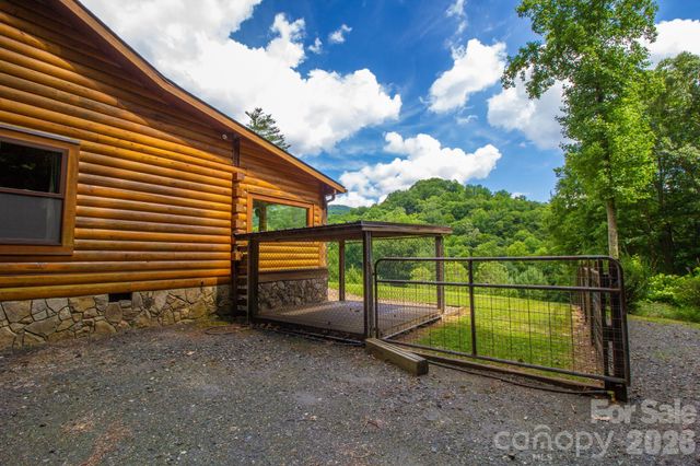2811 Poplar Creek Road, Green Mountain, NC 28740