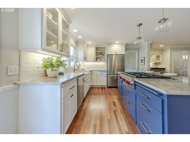 2885 POWDERHORN St, Eugene, OR 97408