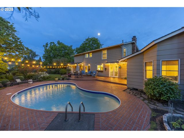 2885 POWDERHORN St, Eugene, OR 97408