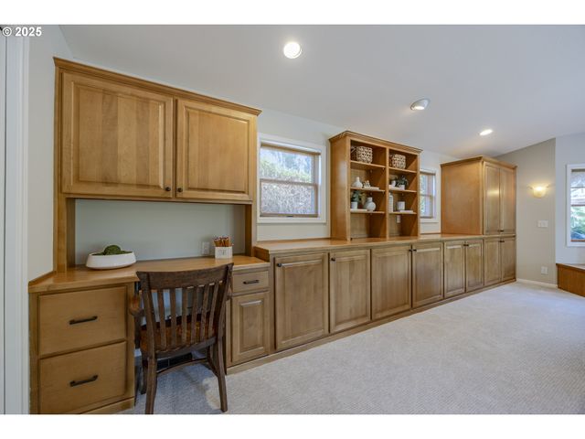 2885 POWDERHORN St, Eugene, OR 97408