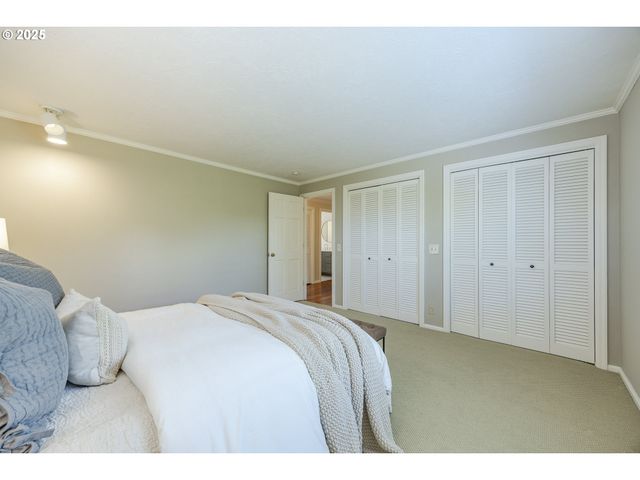 2885 POWDERHORN St, Eugene, OR 97408