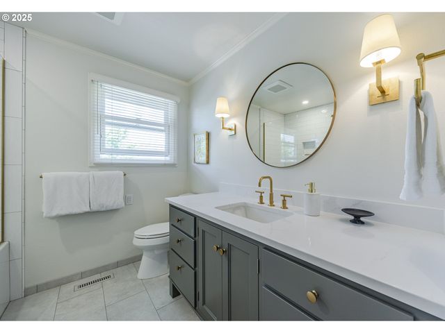 2885 POWDERHORN St, Eugene, OR 97408