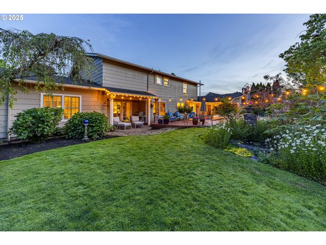 2885 POWDERHORN St, Eugene, OR 97408