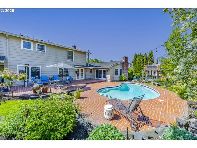 2885 POWDERHORN St, Eugene, OR 97408