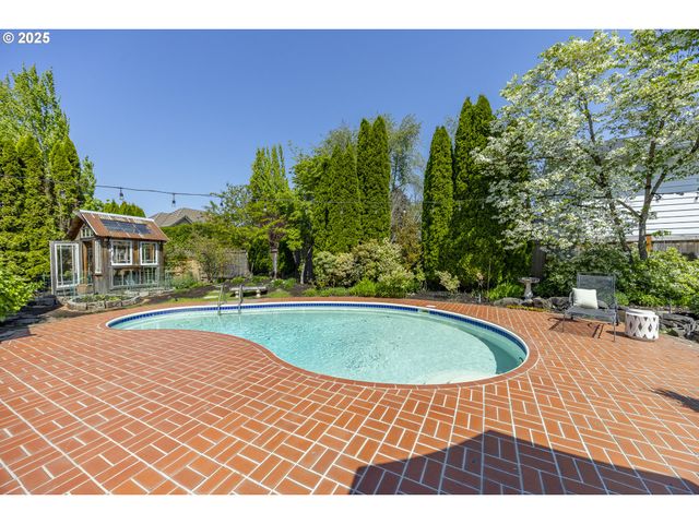 2885 POWDERHORN St, Eugene, OR 97408