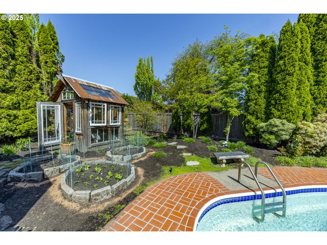 2885 POWDERHORN St, Eugene, OR 97408