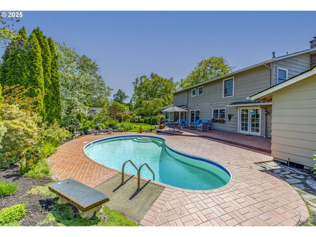 2885 POWDERHORN St, Eugene, OR 97408