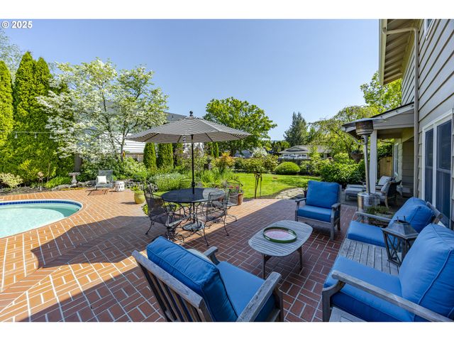 2885 POWDERHORN St, Eugene, OR 97408