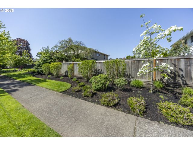 2885 POWDERHORN St, Eugene, OR 97408