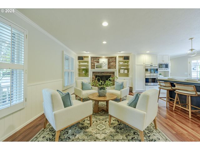 2885 POWDERHORN St, Eugene, OR 97408