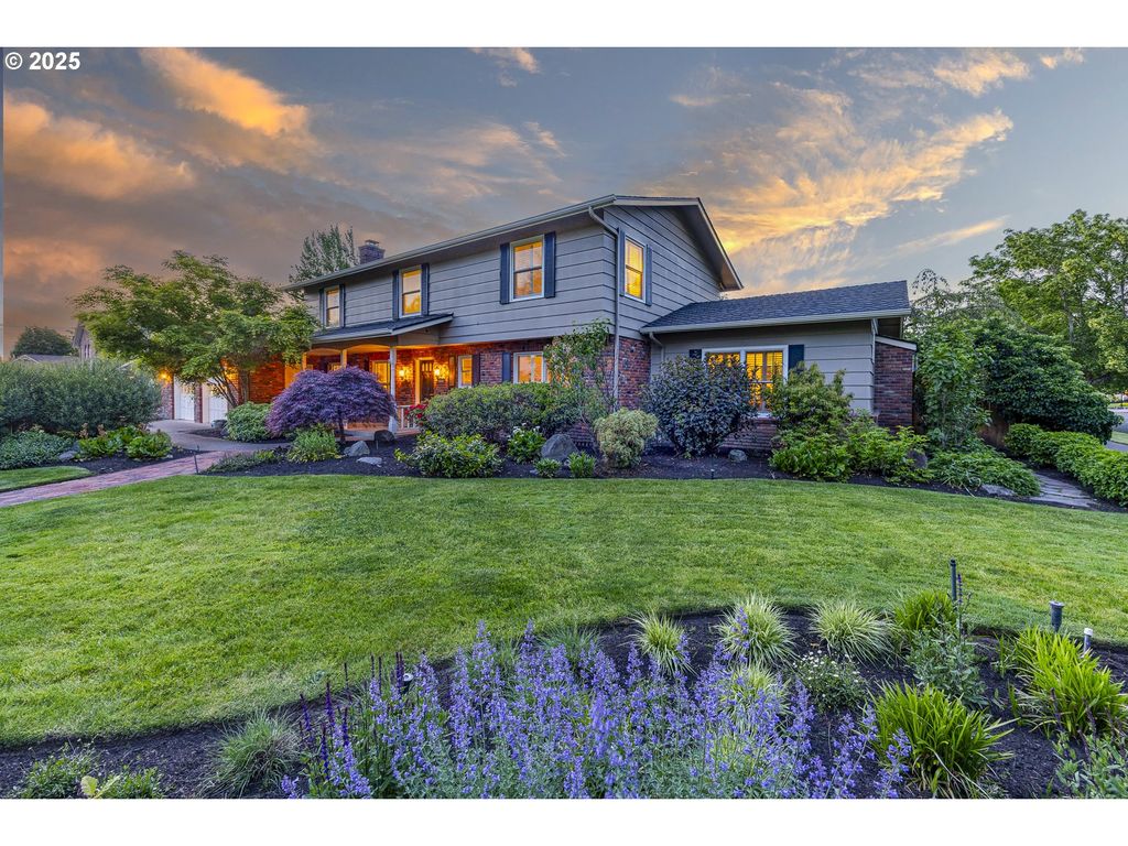 2885 POWDERHORN St, Eugene, OR 97408