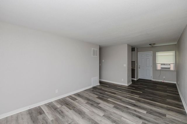 604-610 S Hunter, Wichita, KS 67207