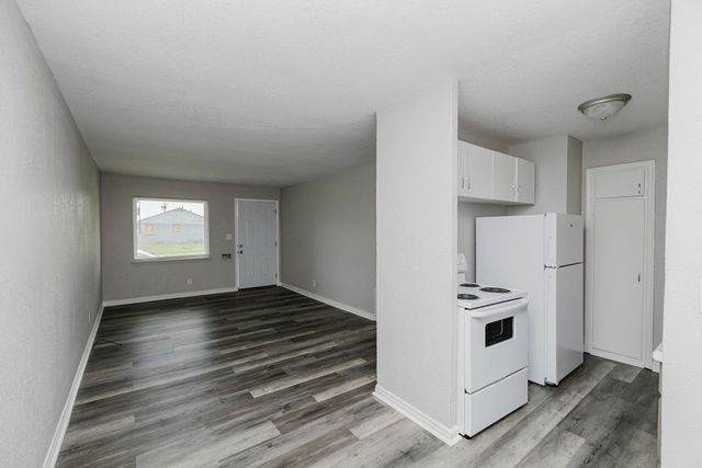 604-610 S Hunter, Wichita, KS 67207