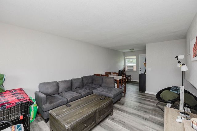 604-610 S Hunter, Wichita, KS 67207