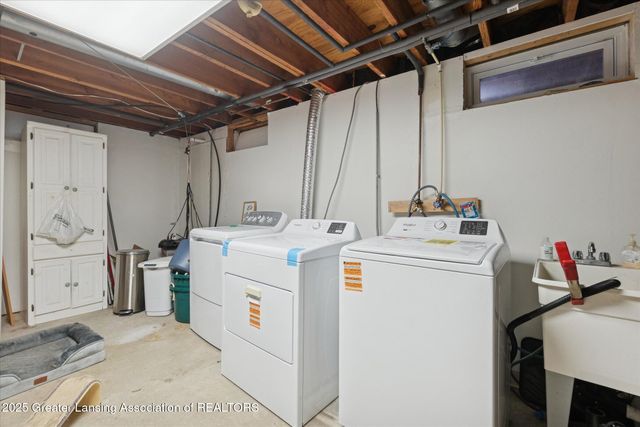 12684 Airport Road, Dewitt, MI 48820