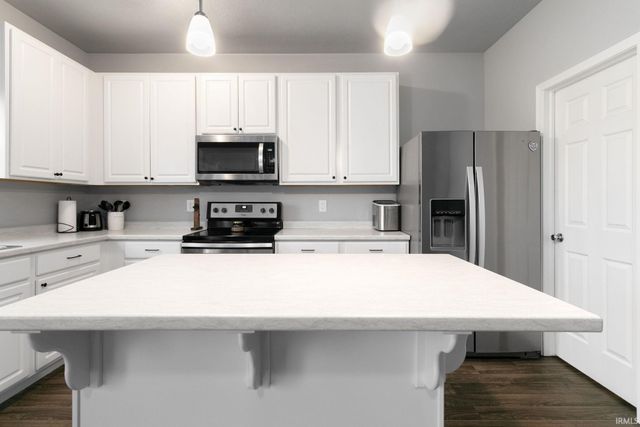 28592 Golden Pond Trail, Elkhart, IN 46514