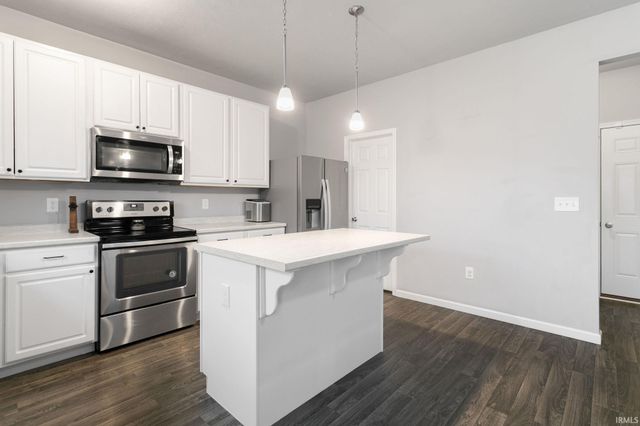 28592 Golden Pond Trail, Elkhart, IN 46514