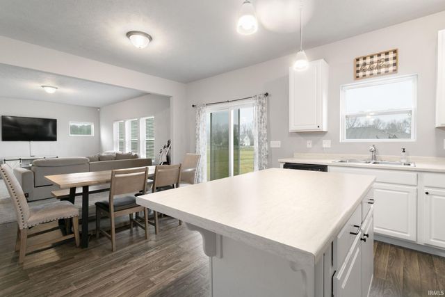 28592 Golden Pond Trail, Elkhart, IN 46514