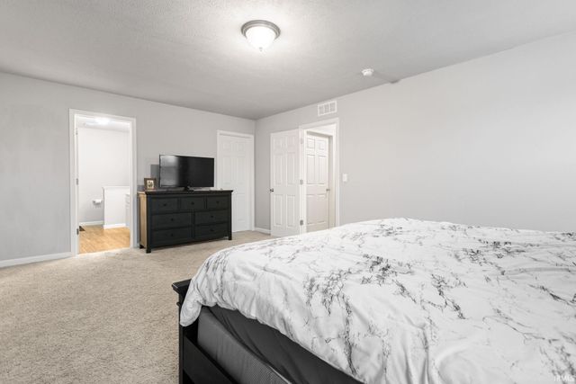 28592 Golden Pond Trail, Elkhart, IN 46514