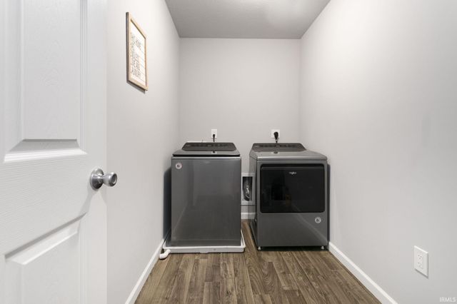 28592 Golden Pond Trail, Elkhart, IN 46514