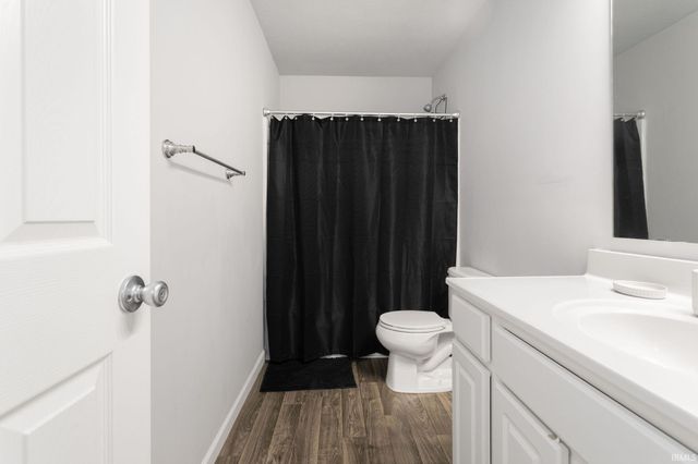 28592 Golden Pond Trail, Elkhart, IN 46514