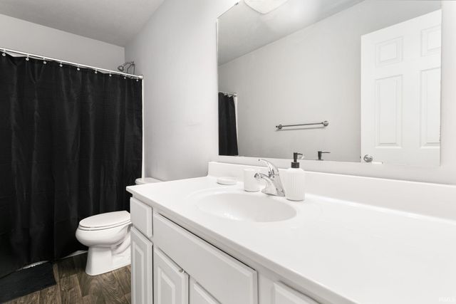 28592 Golden Pond Trail, Elkhart, IN 46514