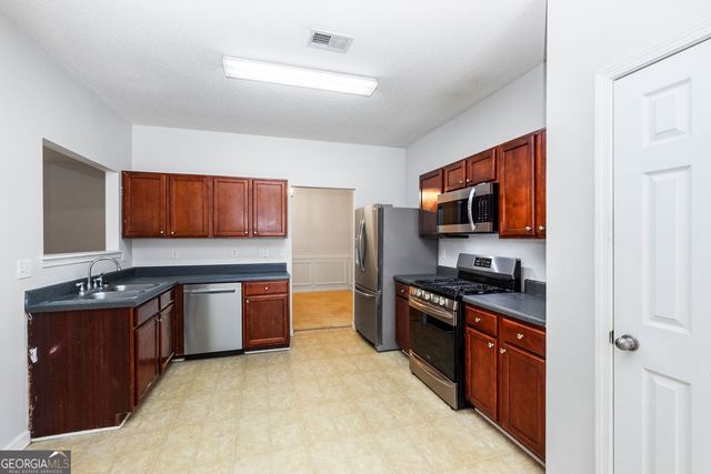 195 Southwind Lane, Newnan, GA 30265