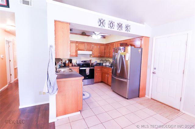 8951 Hilltop Road, Beggs, OK 74421