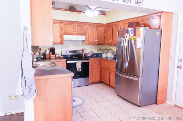 8951 Hilltop Road, Beggs, OK 74421