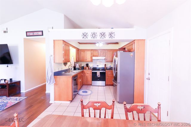 8951 Hilltop Road, Beggs, OK 74421
