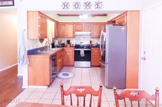8951 Hilltop Road, Beggs, OK 74421