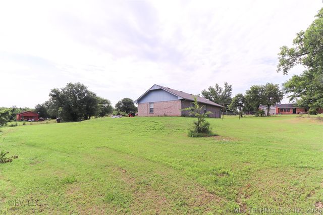 8951 Hilltop Road, Beggs, OK 74421
