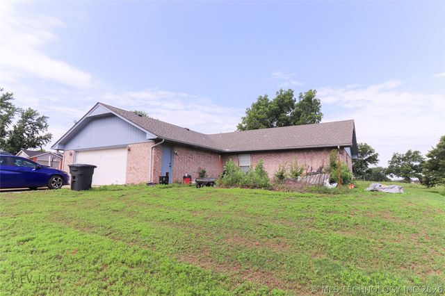 8951 Hilltop Road, Beggs, OK 74421
